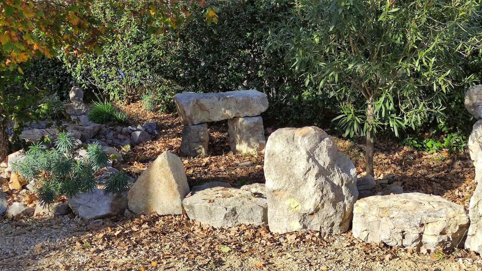 PELLE & JARDINS – THUEYTS, AUBENAS, LALLEVADE, VALS Votre spécialiste Terrassement, VRD & aménagements extérieurs.